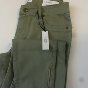 ♡ Buy a Top with Your Pants for 15 ♡